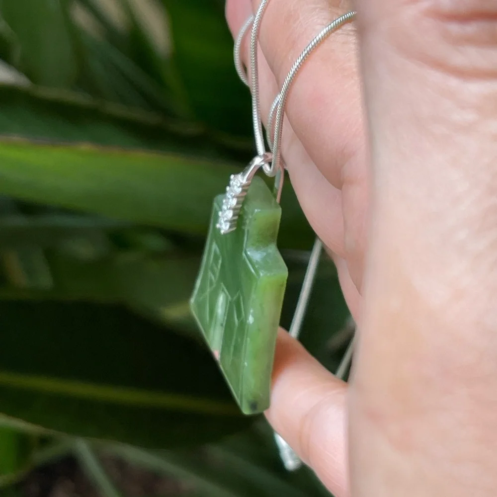 Large hand carved natural nephrite jade cz solid sterling silver pendant & chain - Picture 5 of 9
